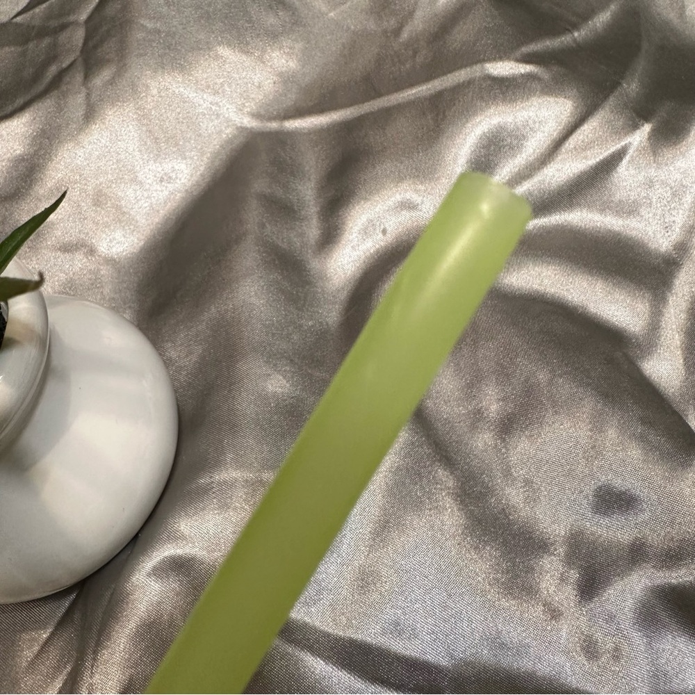 🌹Starbucks • Vibrant 25oz Glow in the Dark Lime Green Tumbler • - Picture 6 of 11